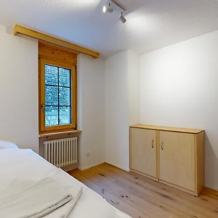 Modern And Spacious With Balcony Facing South, Marietta #2 公寓 洛伊克巴德