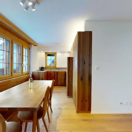 Modern And Spacious With Balcony Facing South, Marietta #2 洛伊克巴德