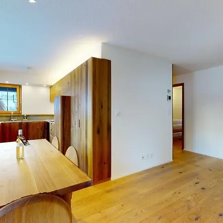 Modern And Spacious With Balcony Facing South, Marietta #2 洛伊克巴德