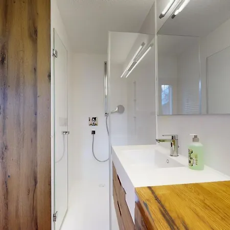 Modern And Spacious With Balcony Facing South, Marietta #2 *